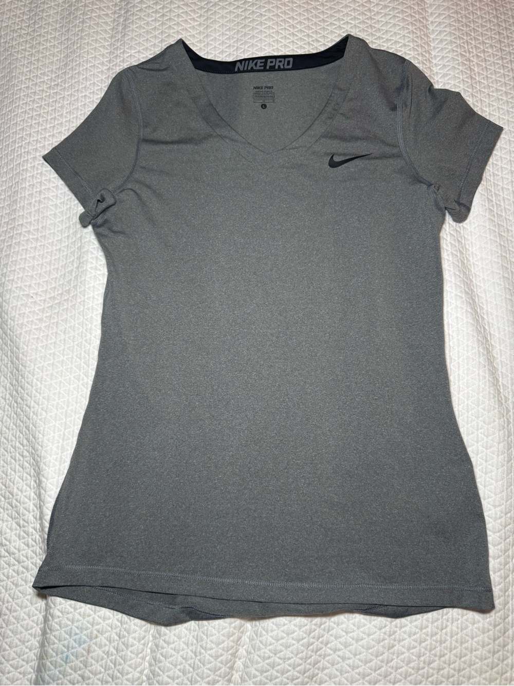 Nike Pro Women’s Large Dri-FIT V-Neck Short Sleeve Athletic Training Shirt Gray